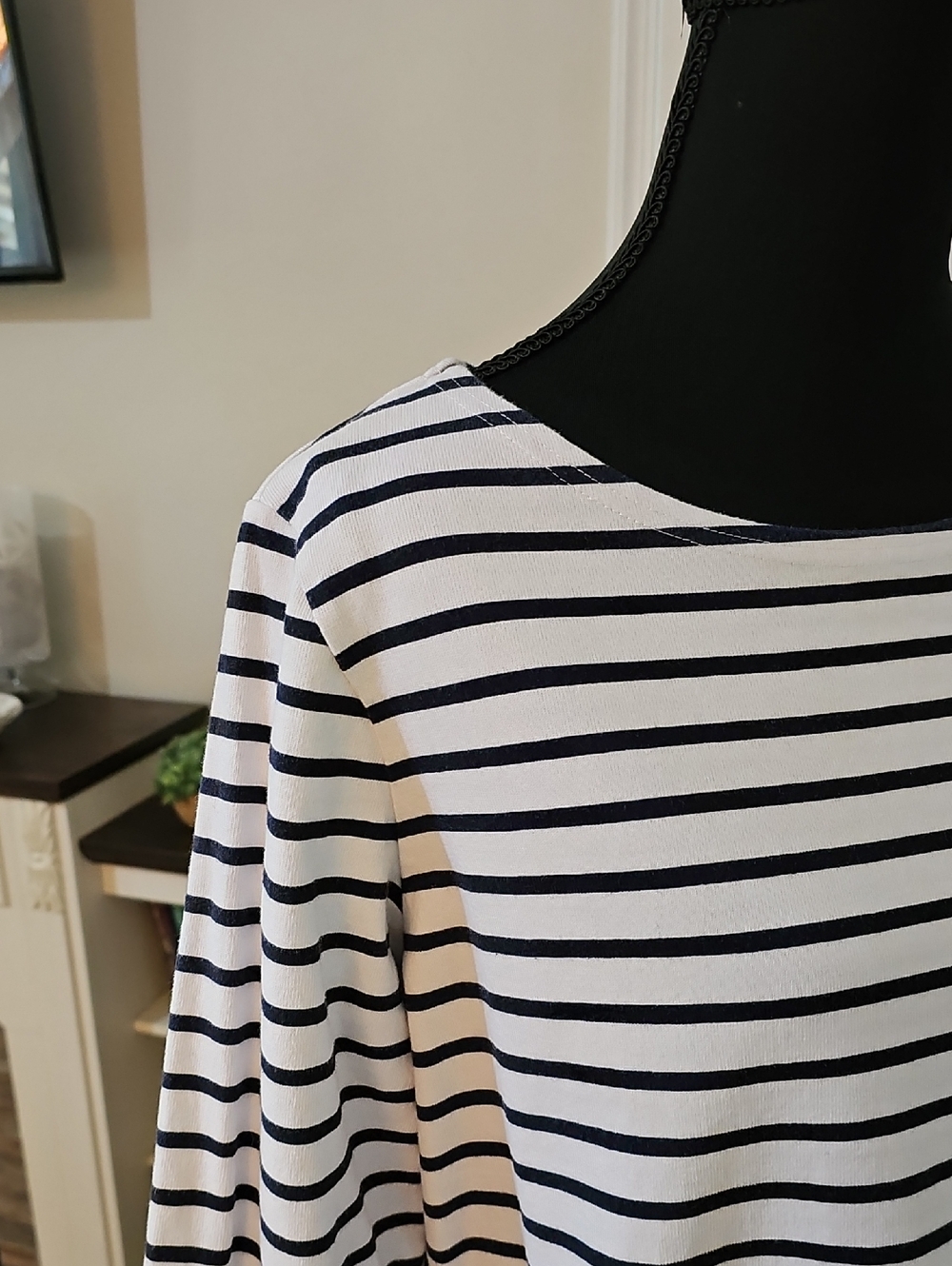 Dress - Picture 4 of 16